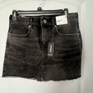 NWT - Express Straight Mini Mid Rise Black Faded Denim Skirt Sz 2